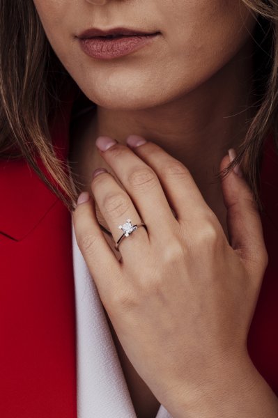 KARE TIRNAK TEKTAŞ YÜZÜK