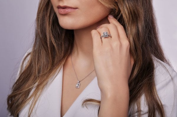 VICTORIA BAGET KOLYE